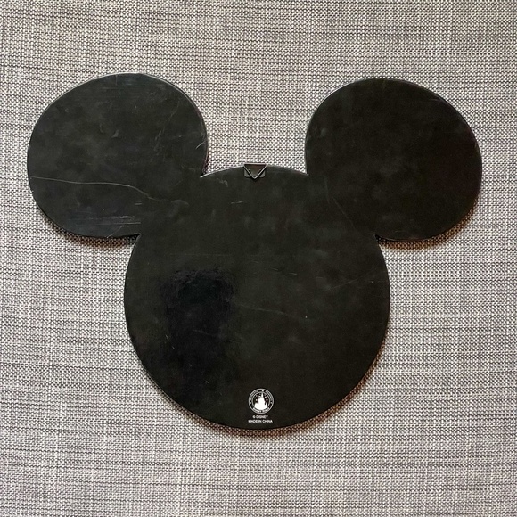 Mickey Mouse Shaped Disney Memo Board 14" x 11" with Mickey Icon Ribbons - Picture 10 of 12